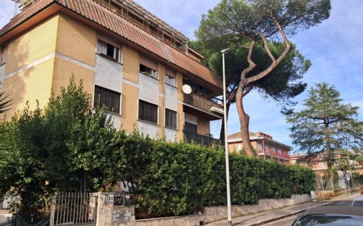 IN TRATTATIVA – Statuario – Via Amantea angolo Via Oppido Mamertina